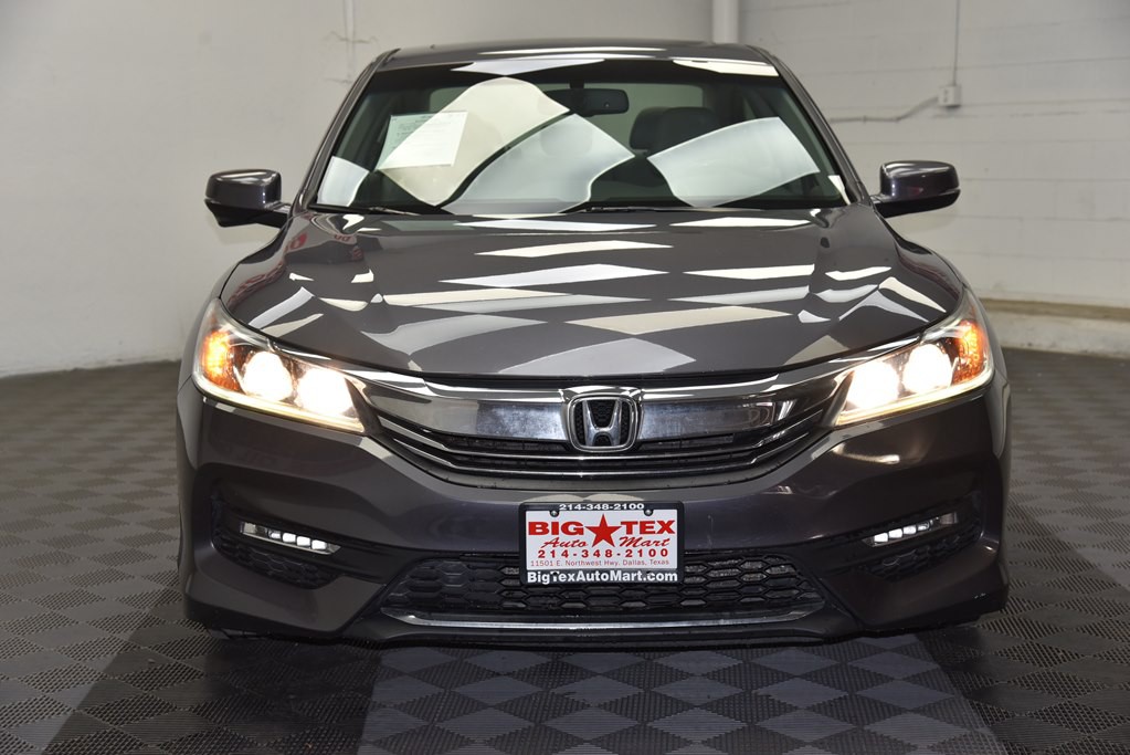 2017 Honda Accord Image 8