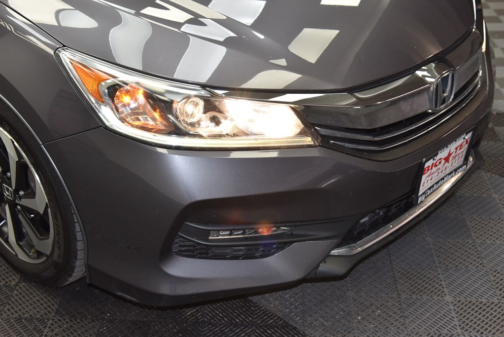 2017 Honda Accord Image 12