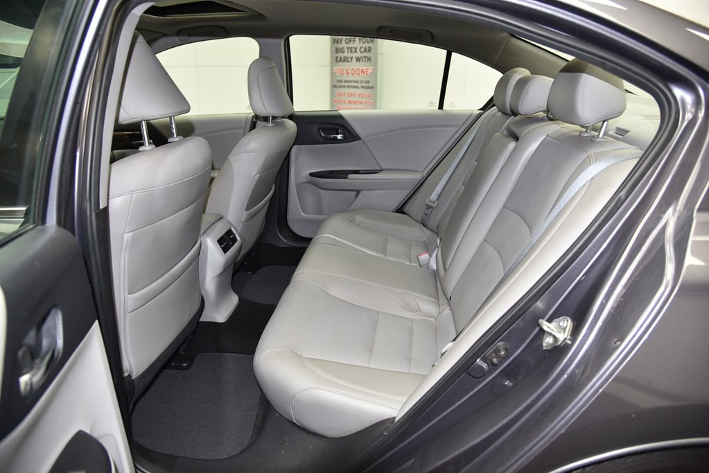 2017 Honda Accord Image 24