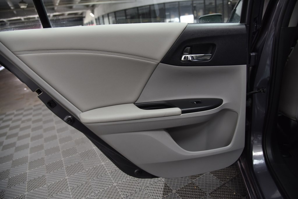 2017 Honda Accord Image 26