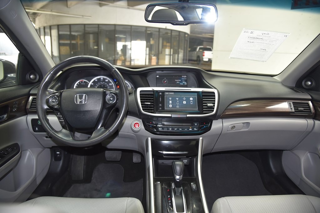 2017 Honda Accord Image 35