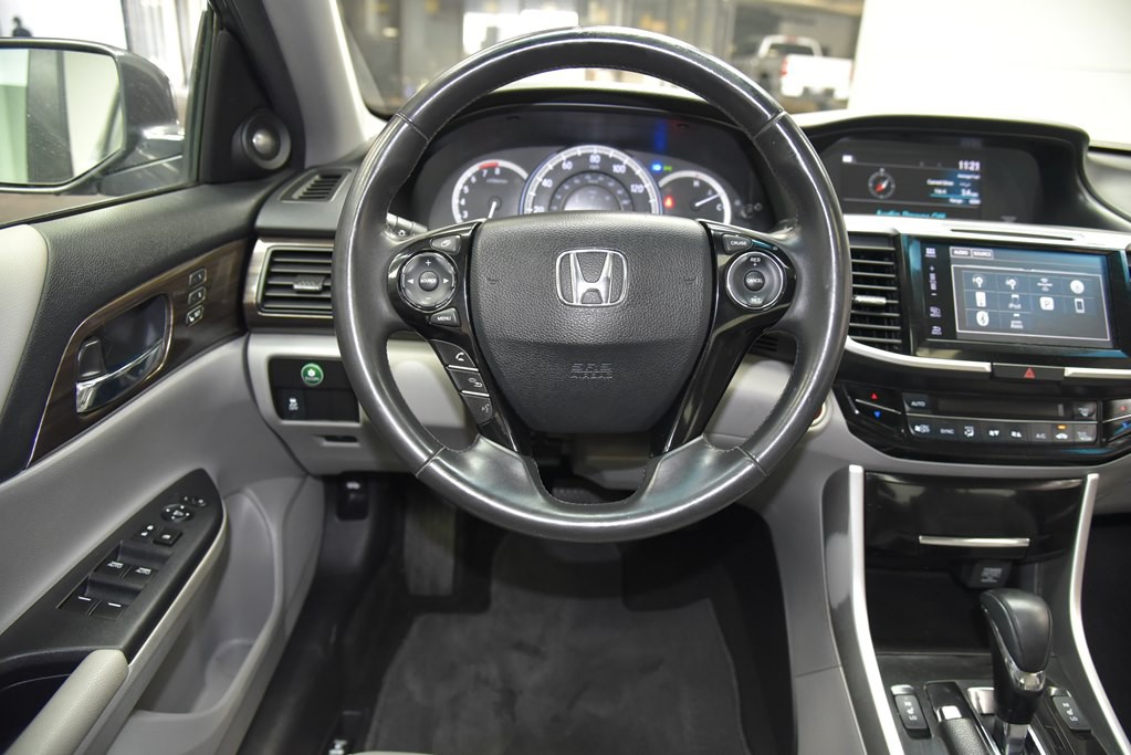 2017 Honda Accord Image 36