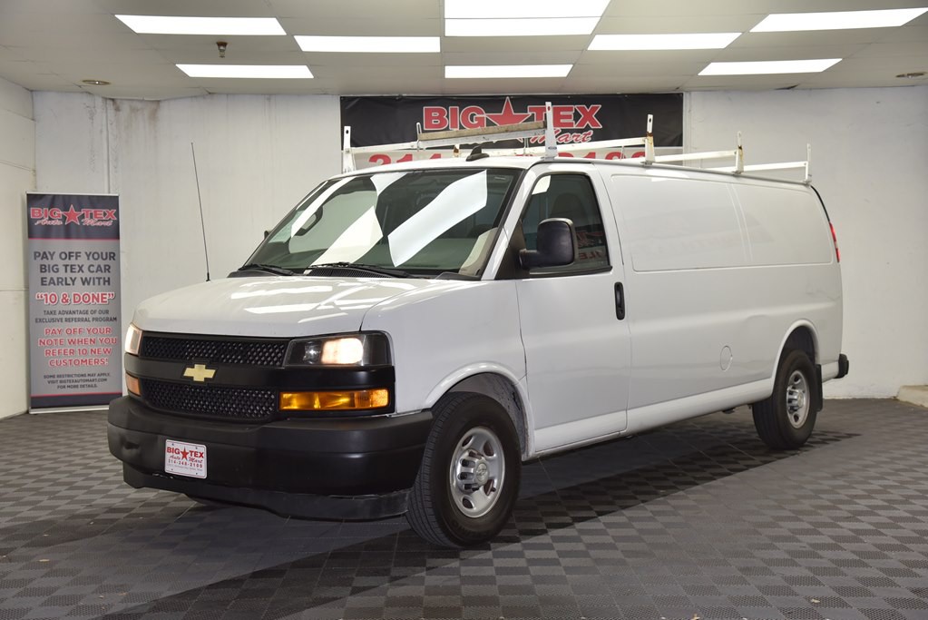 2018 Chevrolet Express Image 1
