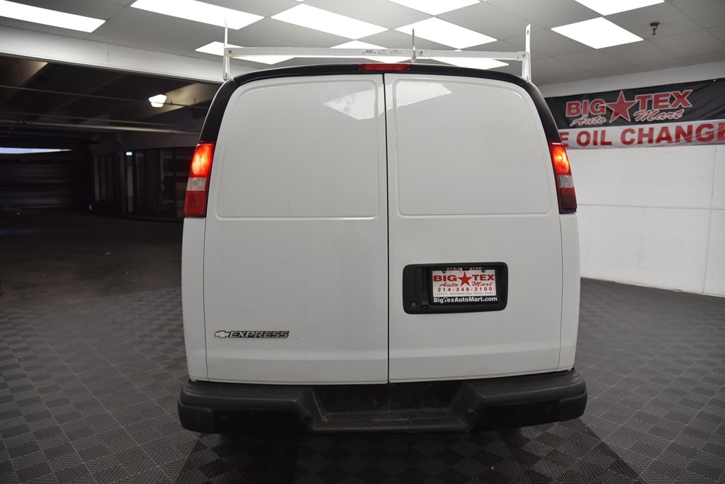 2018 Chevrolet Express Image 4