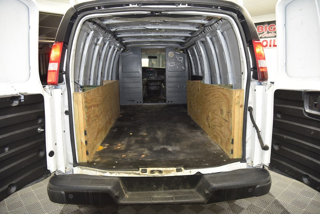 2018 Chevrolet Express Image 5