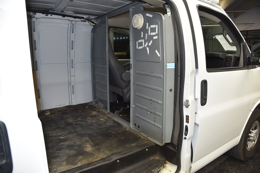 2018 Chevrolet Express Image 9