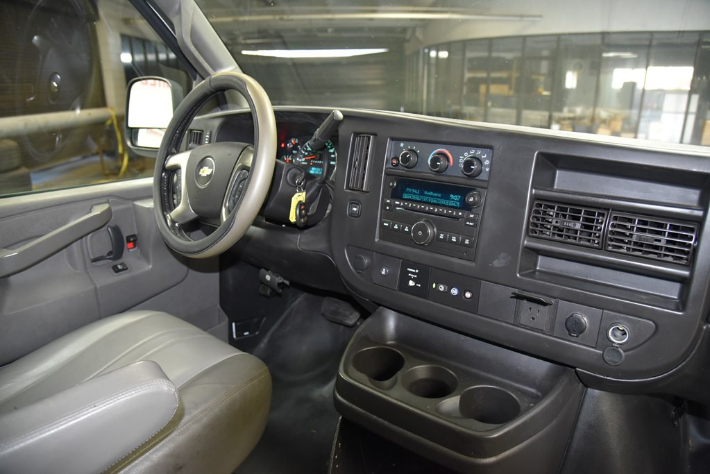 2018 Chevrolet Express Image 13