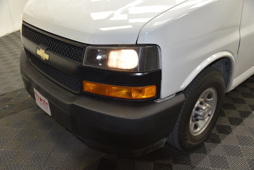 2018 Chevrolet Express Image 17