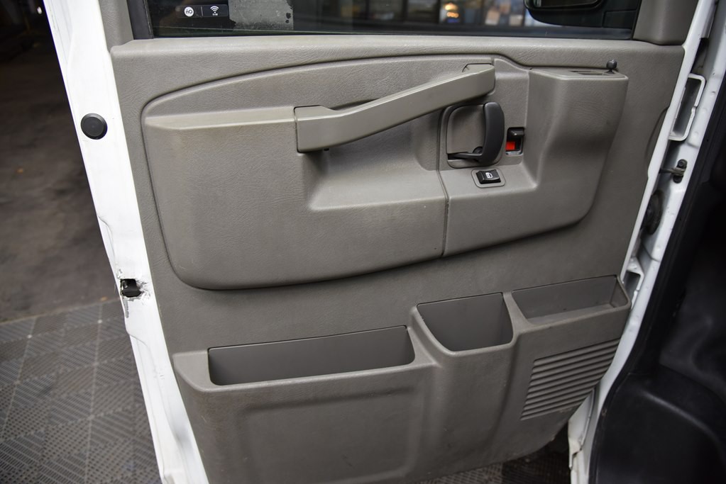 2018 Chevrolet Express Image 21