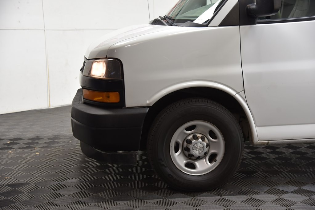 2018 Chevrolet Express Image 22