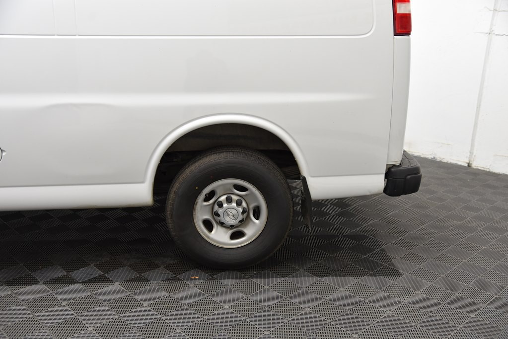 2018 Chevrolet Express Image 23