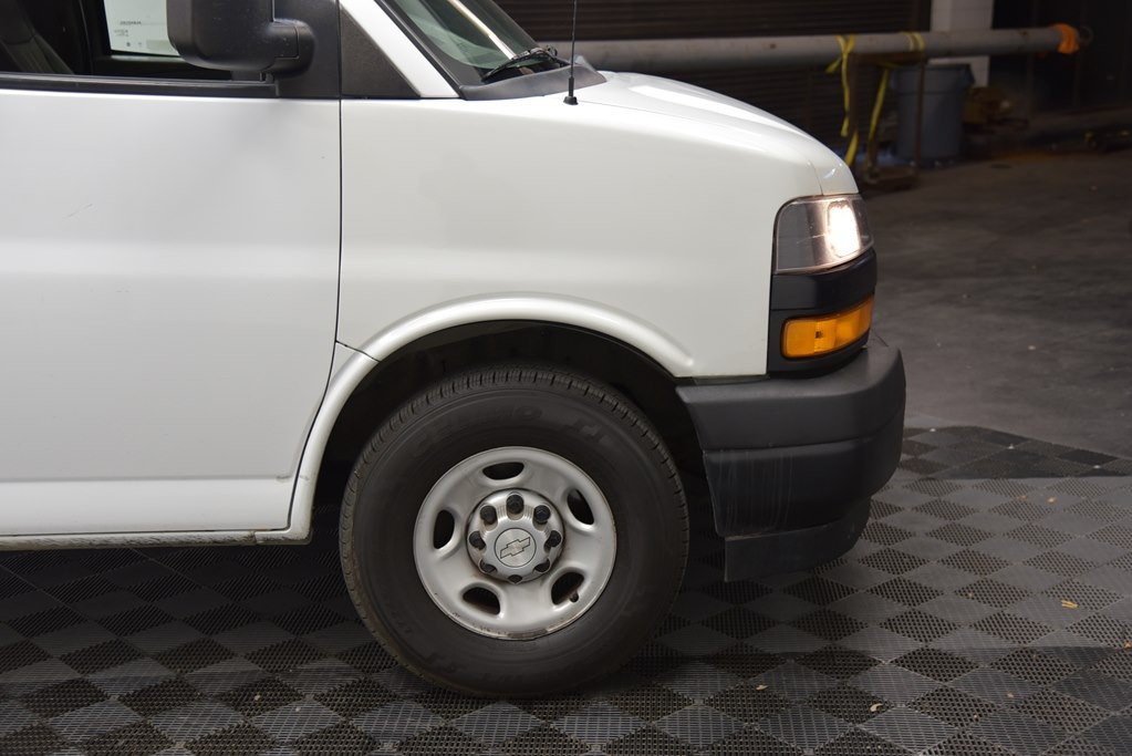 2018 Chevrolet Express Image 25