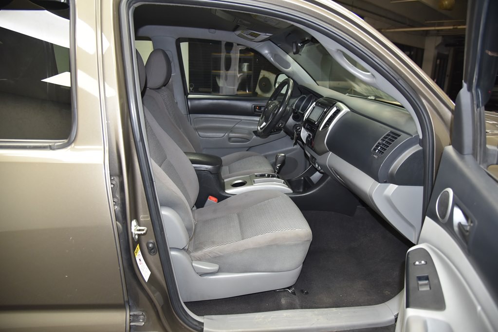 2014 Toyota Tacoma Image 27