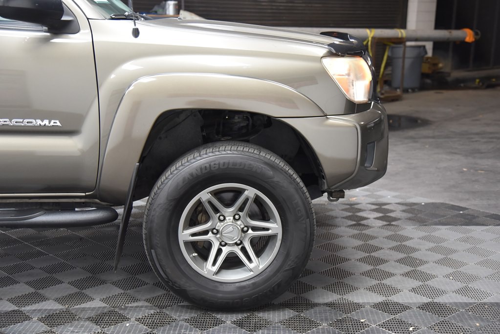 2014 Toyota Tacoma Image 35