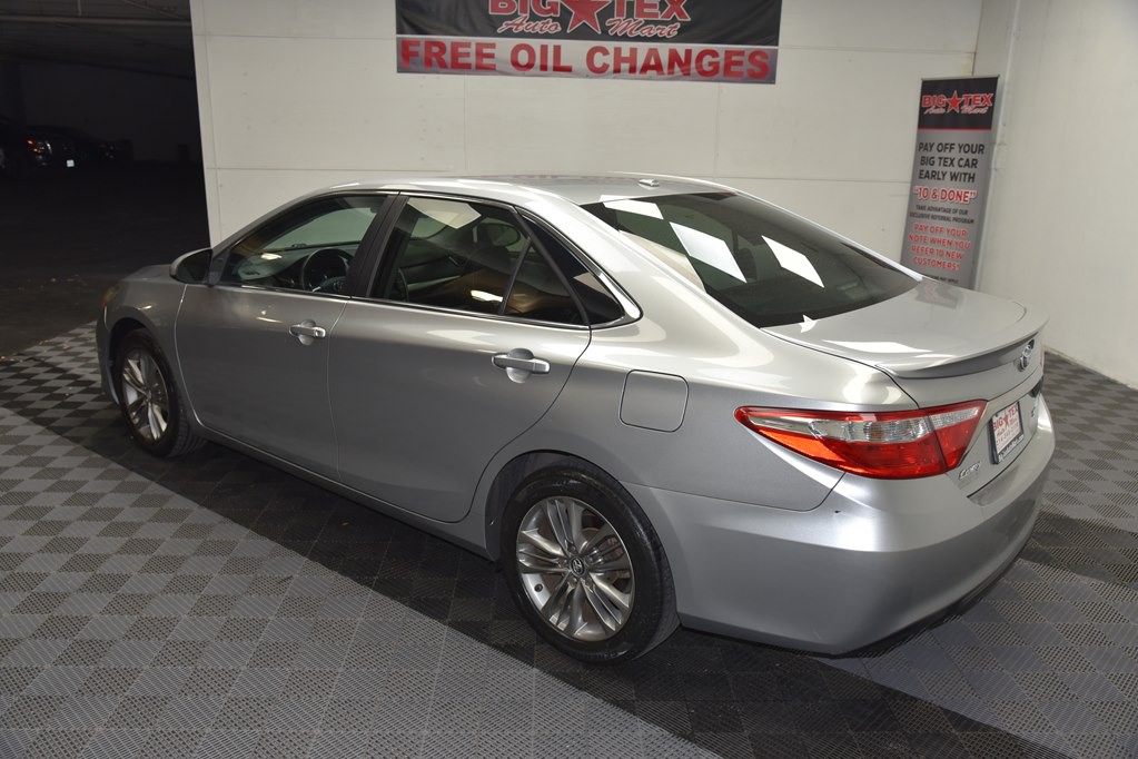 2017 Toyota Camry Image 3