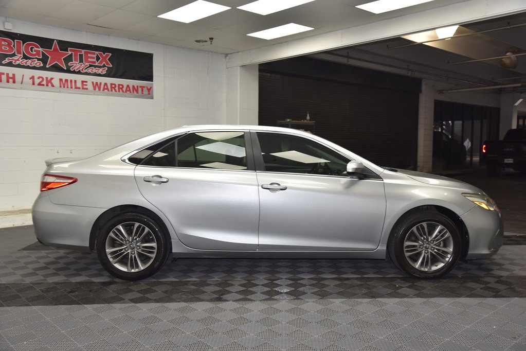 2017 Toyota Camry Image 6