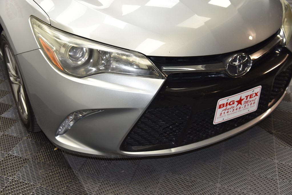 2017 Toyota Camry Image 10