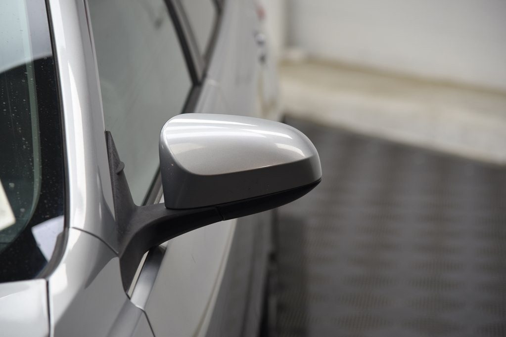 2017 Toyota Camry Image 12