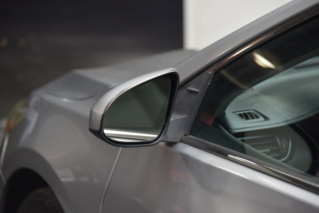 2017 Toyota Camry Image 13