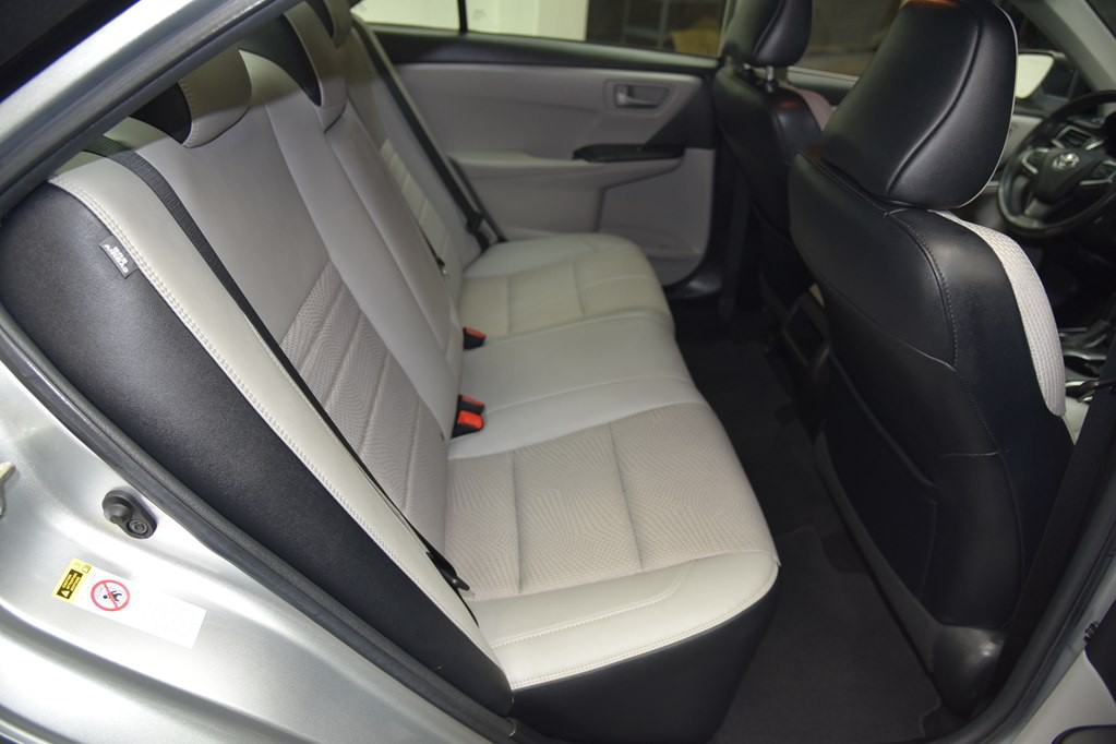 2017 Toyota Camry Image 23