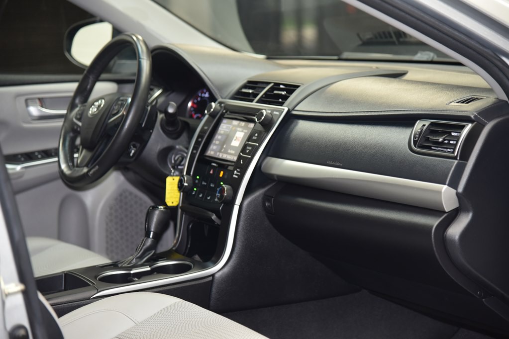 2017 Toyota Camry Image 27