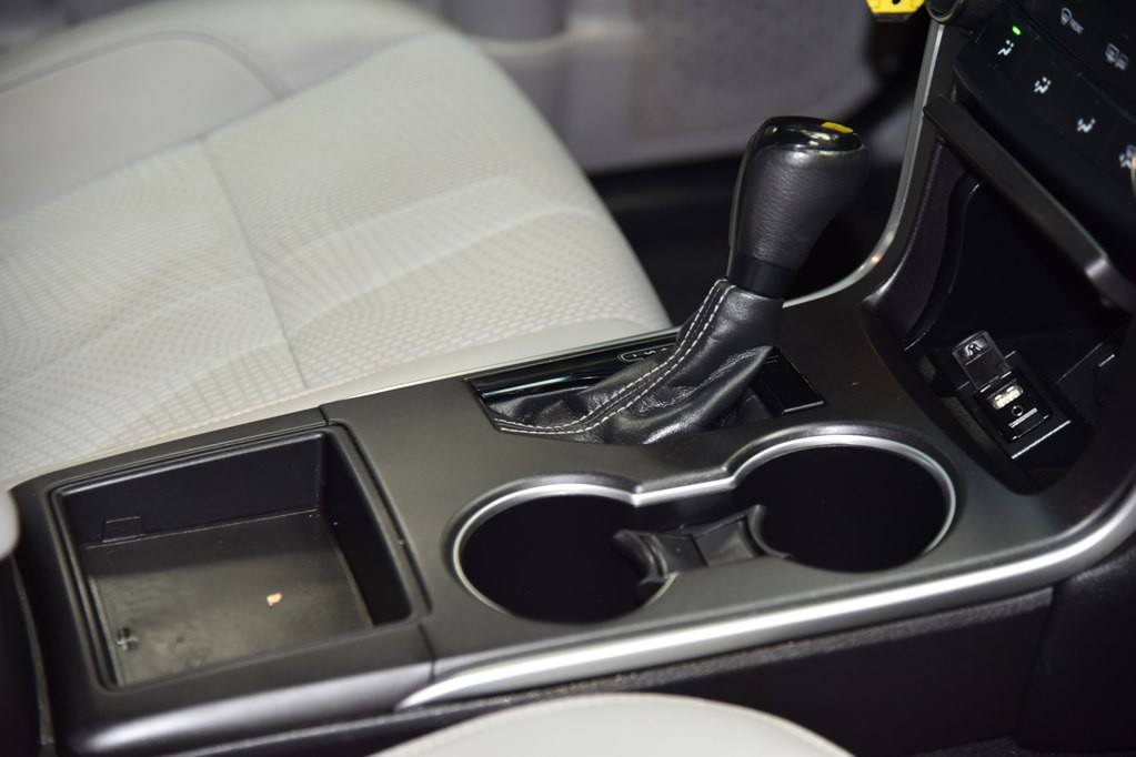 2017 Toyota Camry Image 30