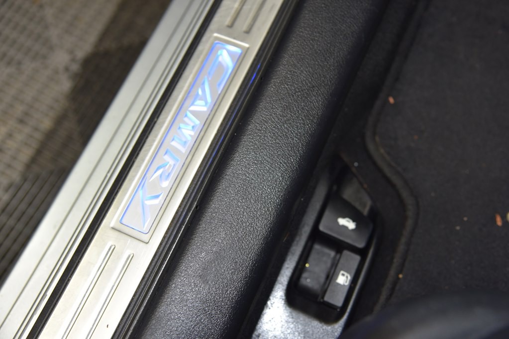 2017 Toyota Camry Image 43