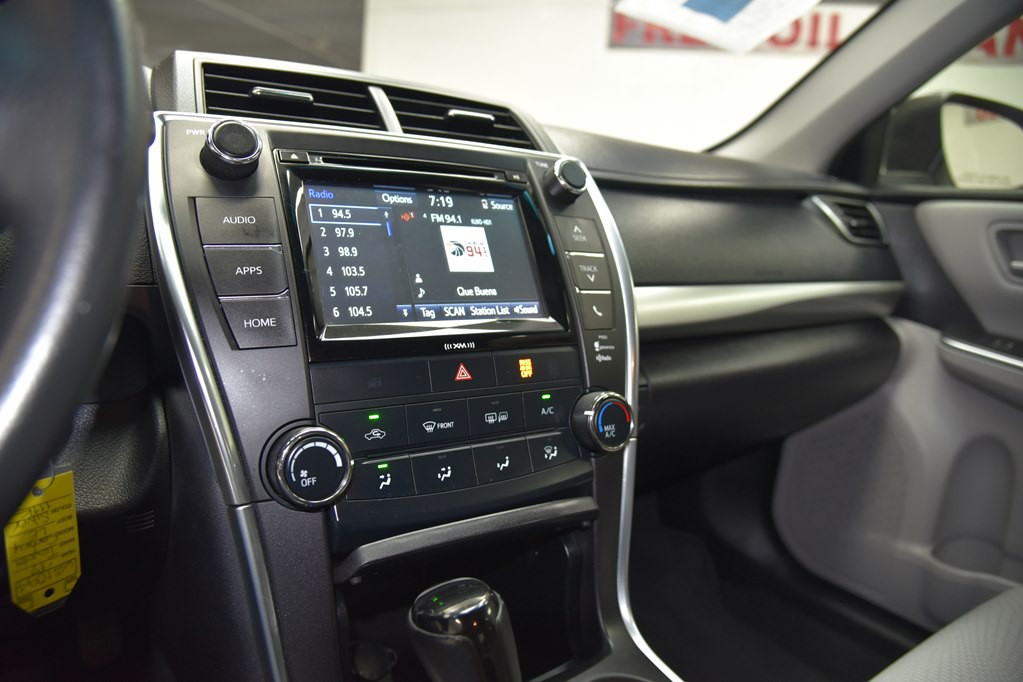 2017 Toyota Camry Image 44