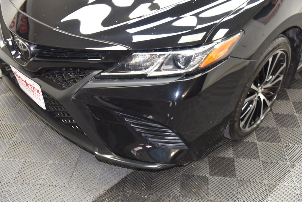 2018 Toyota Camry Image 10