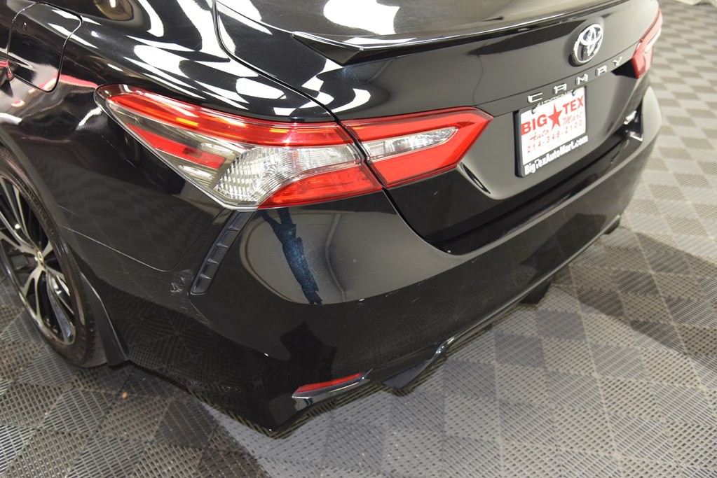 2018 Toyota Camry Image 14