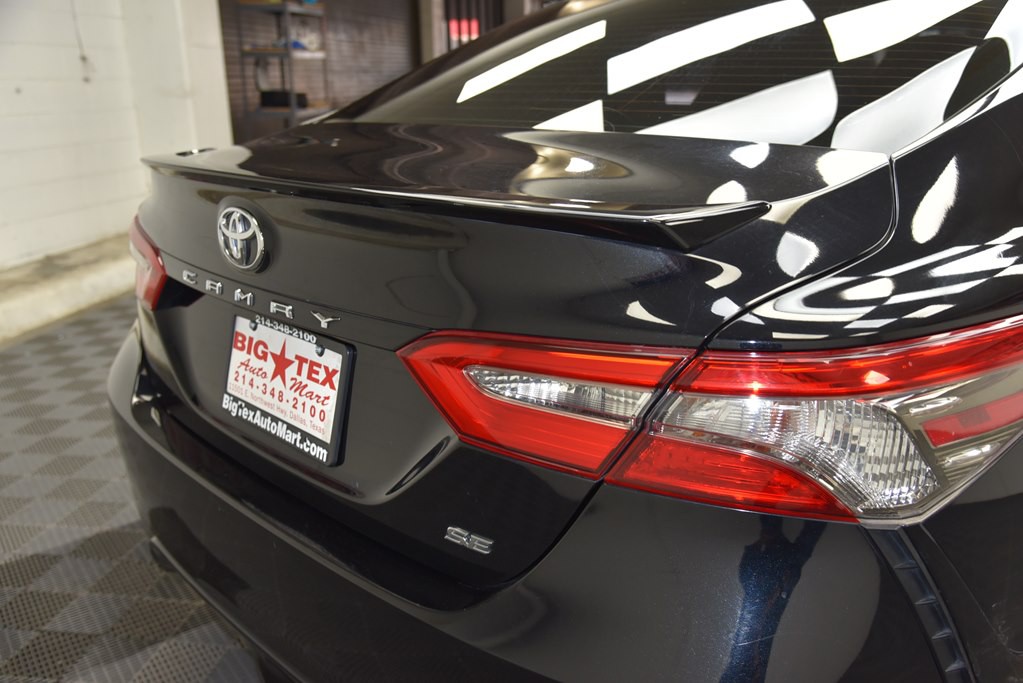 2018 Toyota Camry Image 19