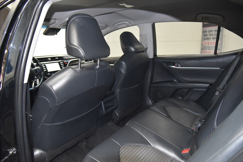 2018 Toyota Camry Image 21