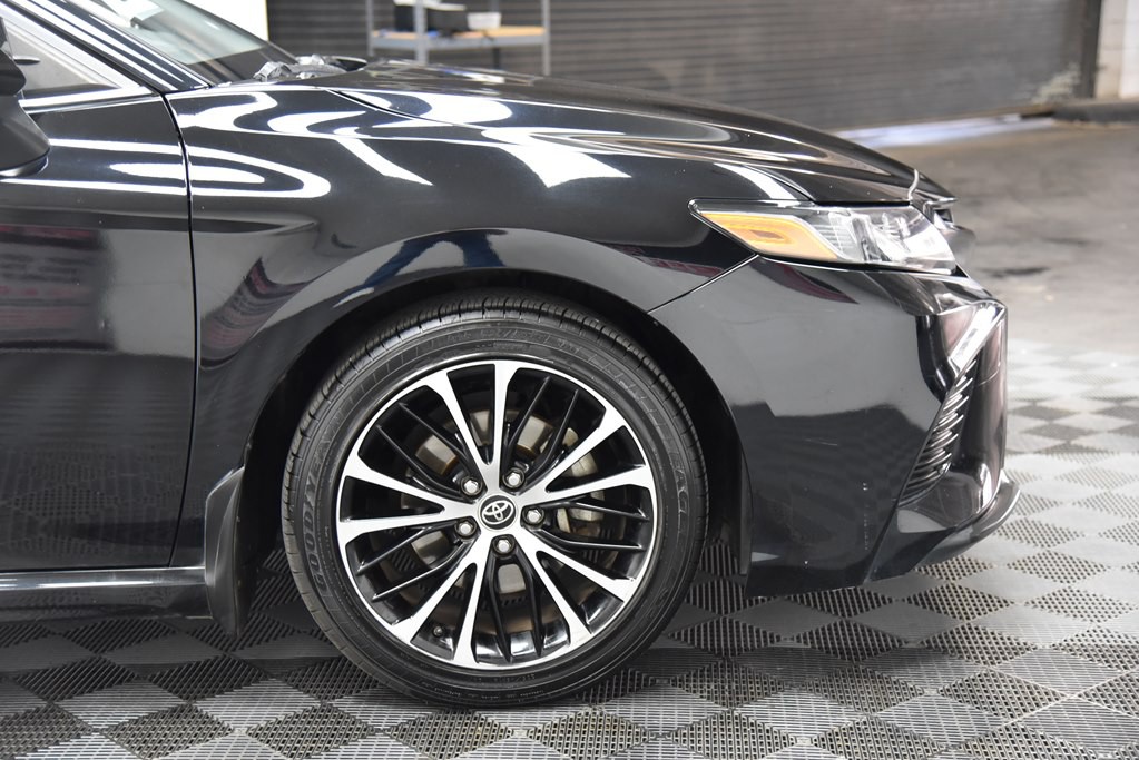 2018 Toyota Camry Image 45