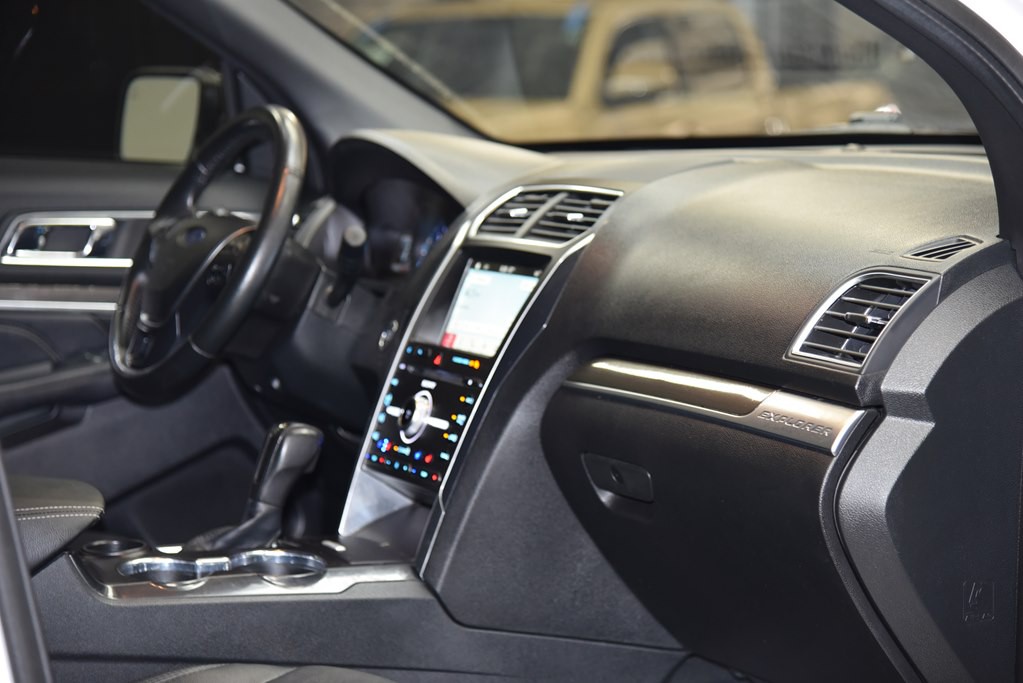 2018 Ford Explorer Image 31