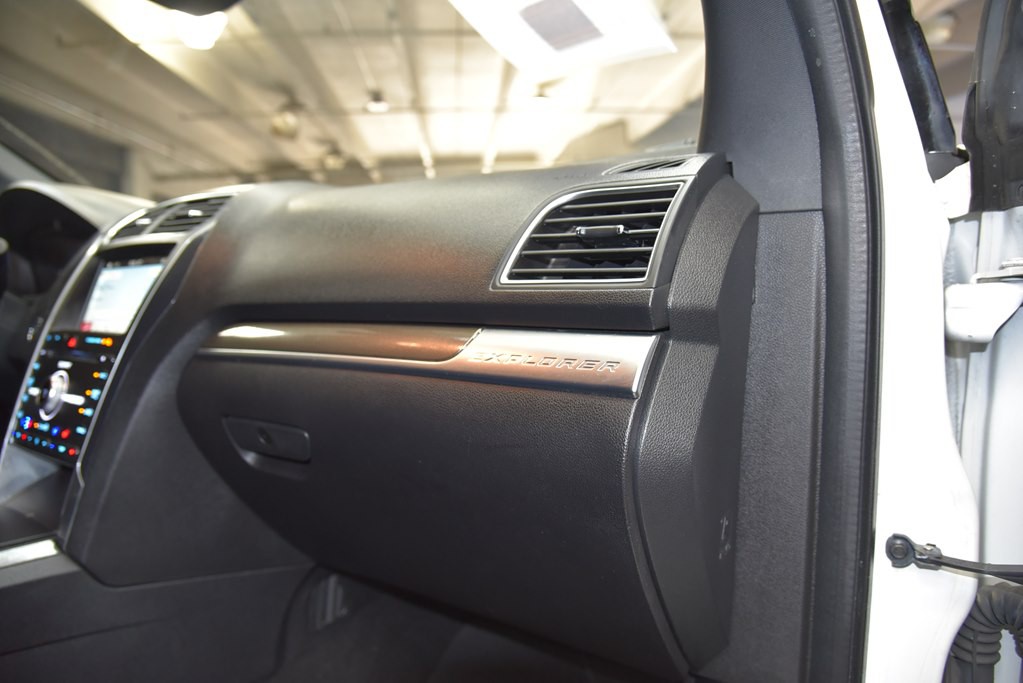 2018 Ford Explorer Image 38
