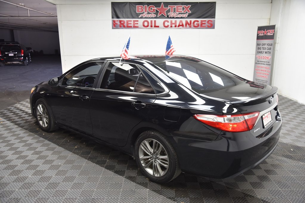 2017 Toyota Camry Image 3