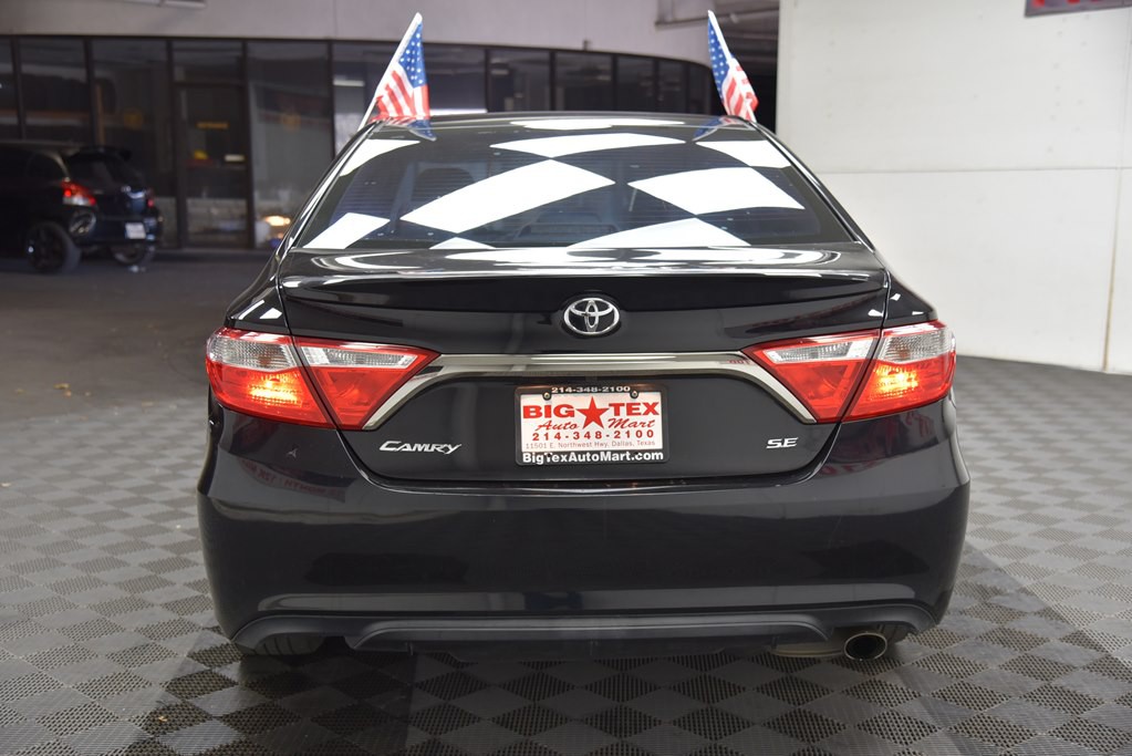 2017 Toyota Camry Image 4