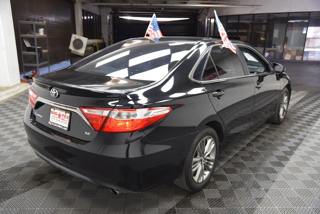 2017 Toyota Camry Image 5
