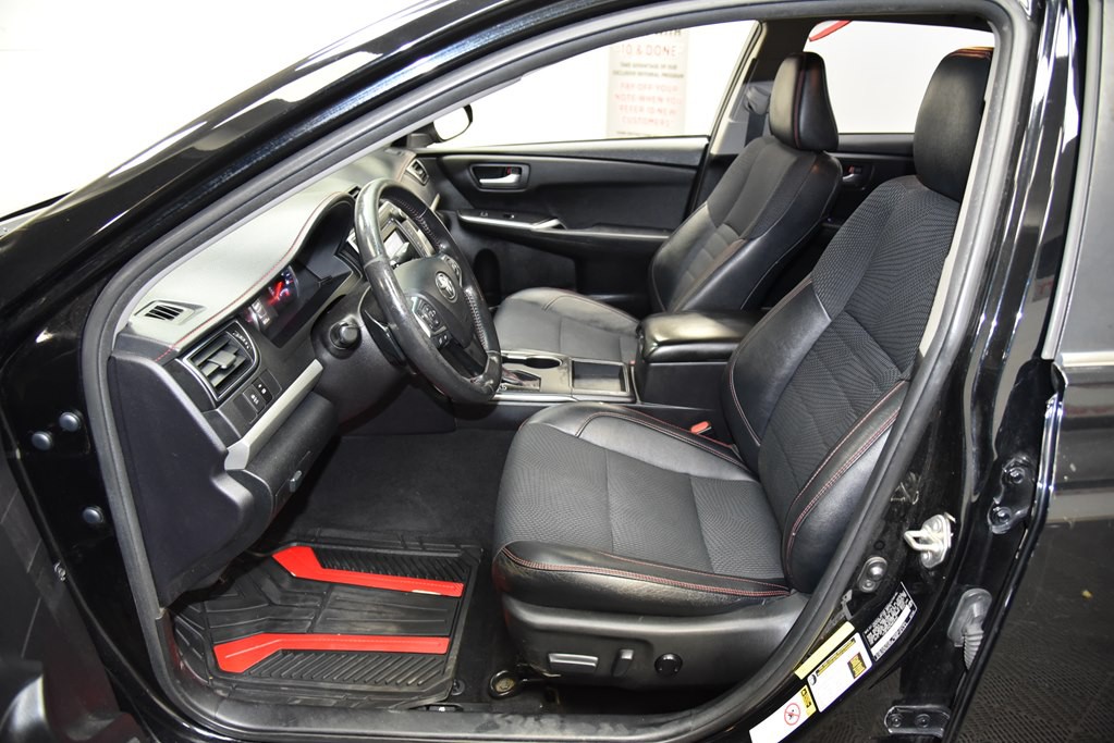 2017 Toyota Camry Image 10