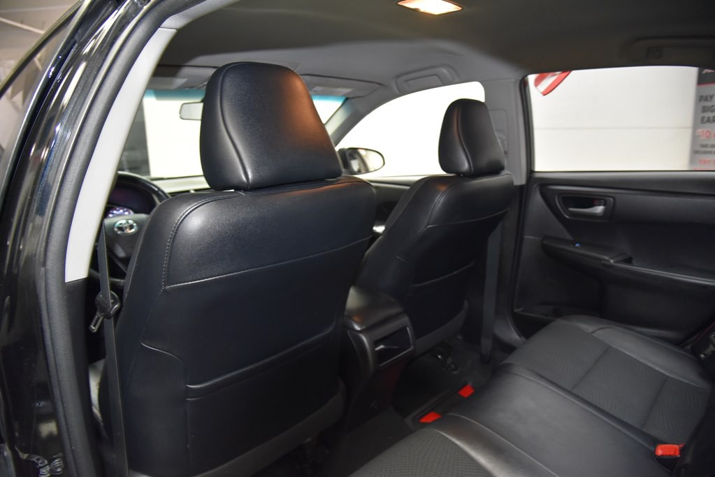 2017 Toyota Camry Image 13