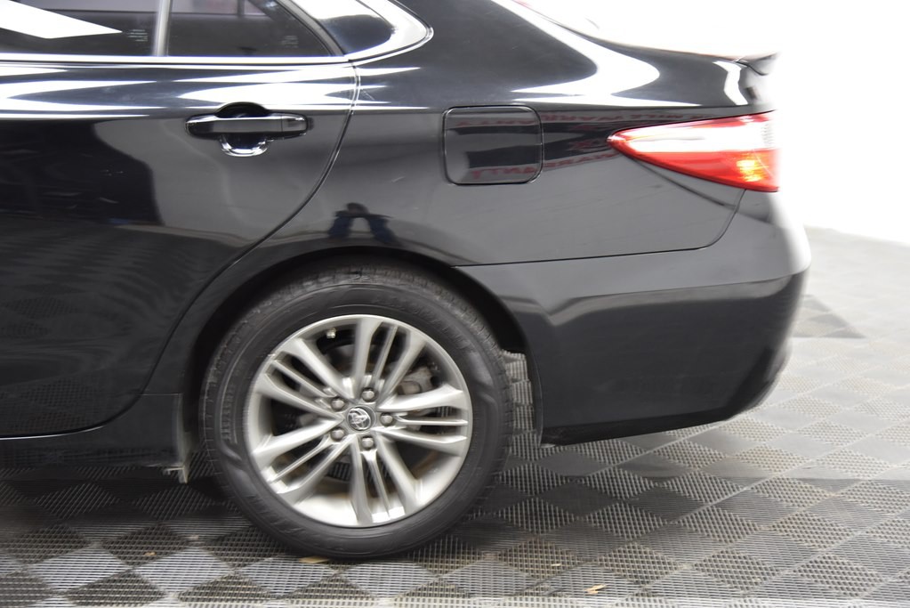 2017 Toyota Camry Image 25