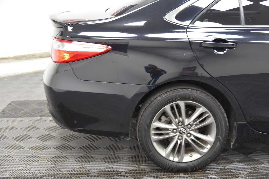2017 Toyota Camry Image 26