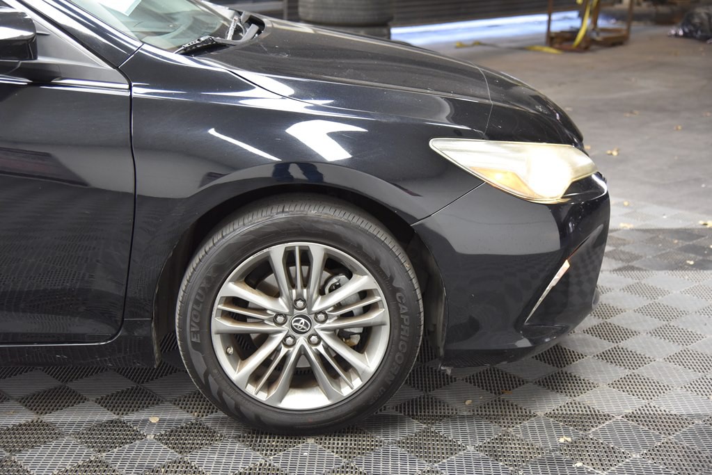 2017 Toyota Camry Image 27