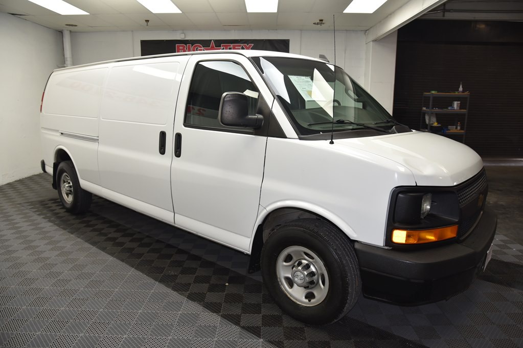 2016 Chevrolet Express Image 7