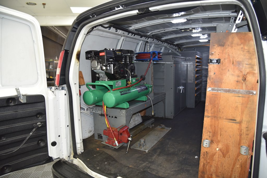 2016 Chevrolet Express Image 17