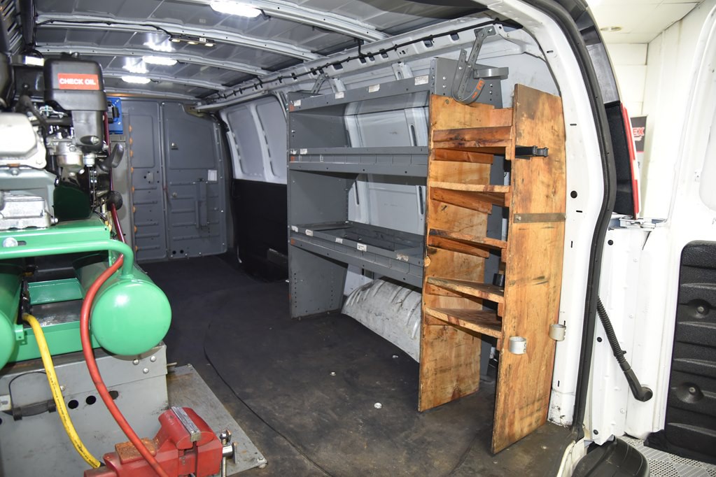 2016 Chevrolet Express Image 18