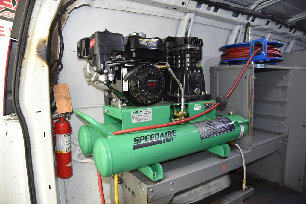 2016 Chevrolet Express Image 19