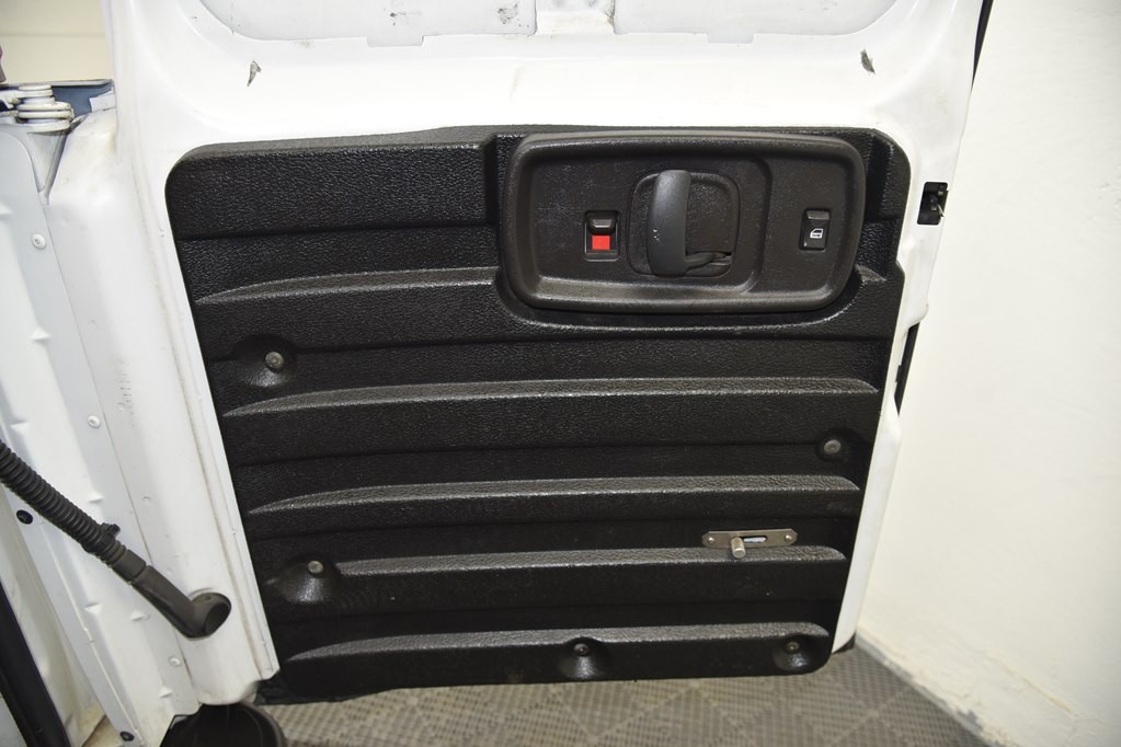 2016 Chevrolet Express Image 20