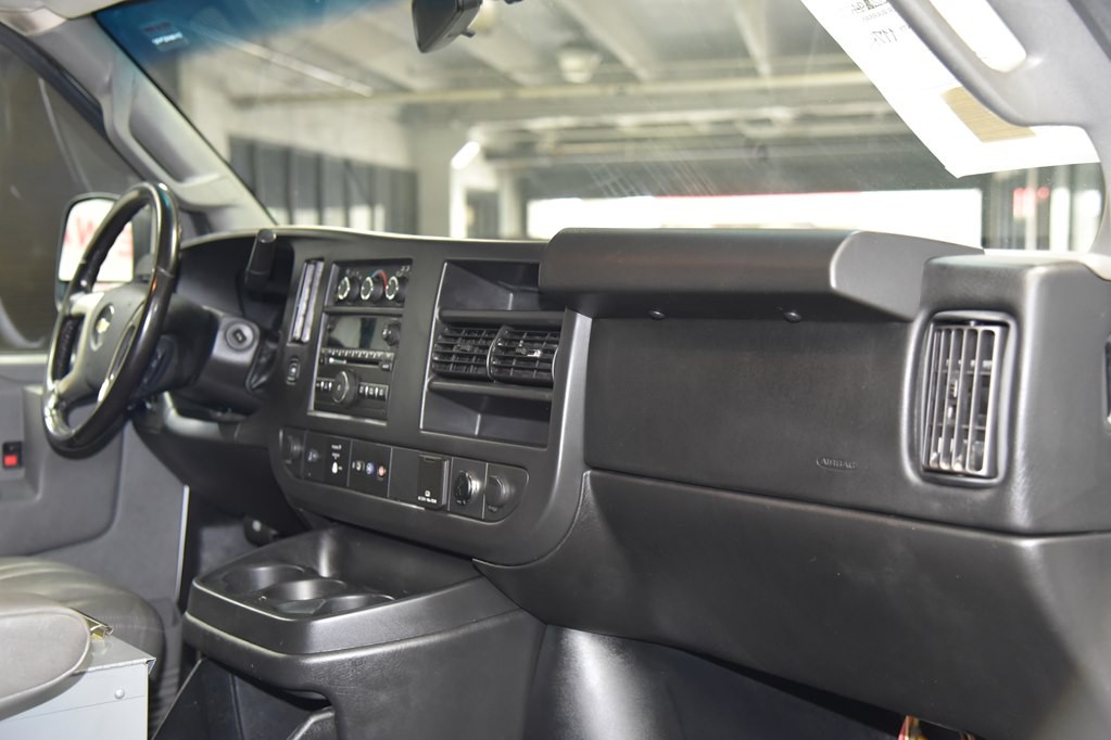 2016 Chevrolet Express Image 26