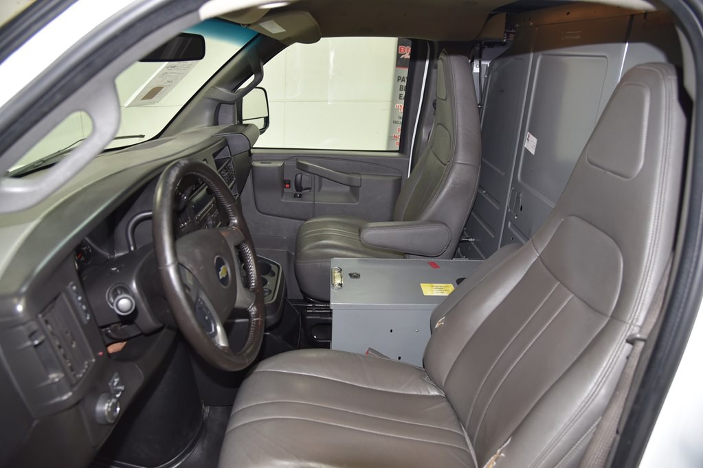 2016 Chevrolet Express Image 31
